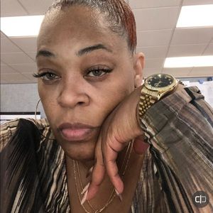 Meet your Posher, Shelly